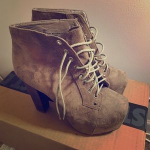 Shi by Journeys Heels